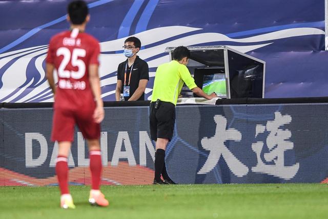 东欧63分爱德华兹19+11 独行侠险胜森林狼1-0