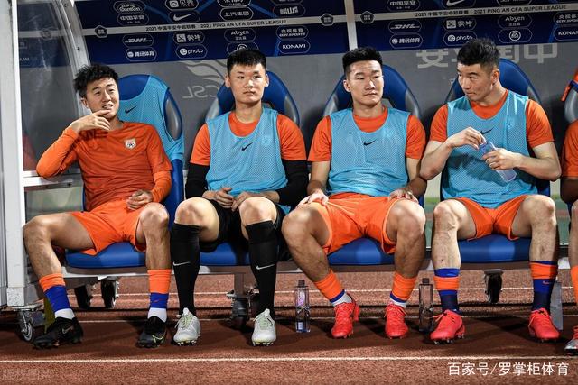 杨31+10+绝杀詹眉空砍77分 老鹰险胜湖人6连胜