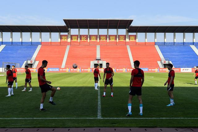 18岁西班牙前锋吉乌在切尔西境遇不佳，8场仅1球